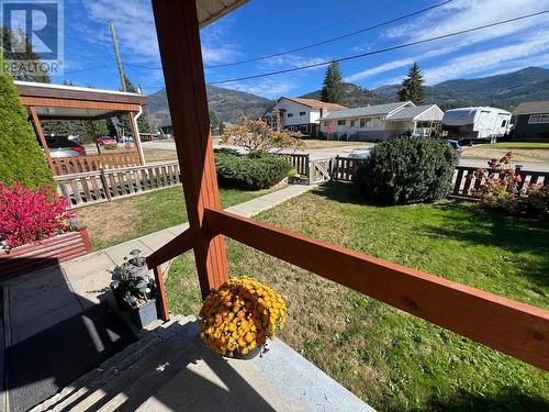 21 Short  Street, Fruitvale, BC - Outdoor