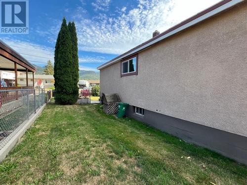 21 Short  Street, Fruitvale, BC - Outdoor With Deck Patio Veranda