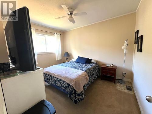 21 Short  Street, Fruitvale, BC - Indoor Photo Showing Bedroom