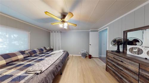 30 Woods Avenue, Sprucewoods, MB - Indoor Photo Showing Bedroom