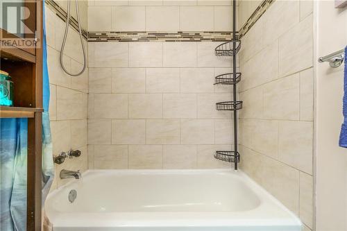 582 Summerhill Crescent, Sudbury, ON - Indoor Photo Showing Bathroom