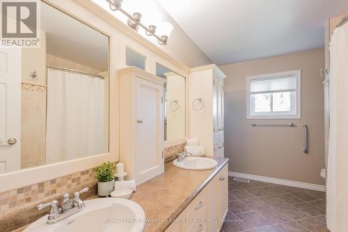 7 Staples Crescent, Kawartha Lakes (Lindsay), ON - Indoor Photo Showing Bathroom