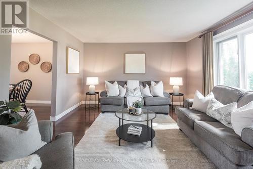 7 Staples Crescent, Kawartha Lakes (Lindsay), ON - Indoor Photo Showing Living Room