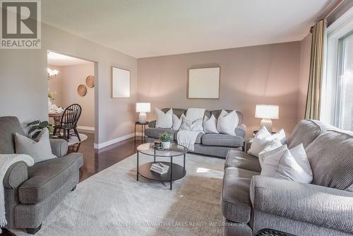 7 Staples Crescent, Kawartha Lakes (Lindsay), ON - Indoor Photo Showing Living Room