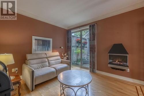 43 - 1040 Riverside Drive, London, ON - Indoor Photo Showing Living Room