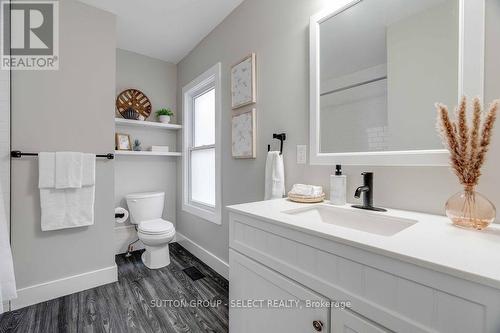 1103 Trafalgar Street, London, ON - Indoor Photo Showing Bathroom