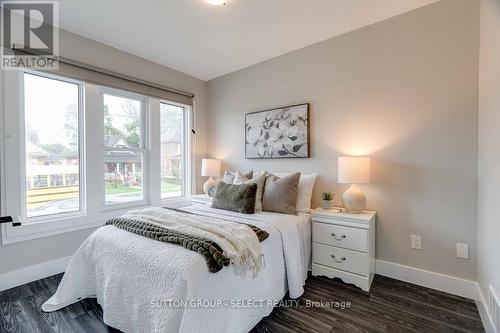 1103 Trafalgar Street, London, ON - Indoor Photo Showing Bedroom