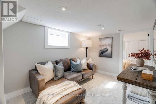 1103 Trafalgar Street, London, ON - Indoor Photo Showing Living Room