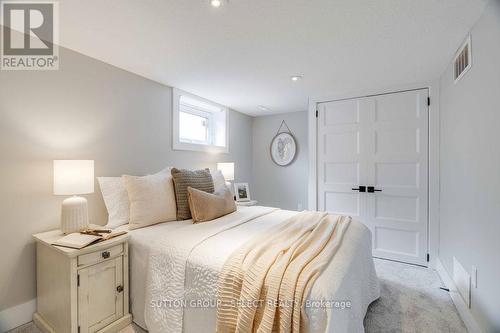 1103 Trafalgar Street, London, ON - Indoor Photo Showing Bedroom