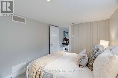 1103 Trafalgar Street, London, ON - Indoor Photo Showing Bedroom