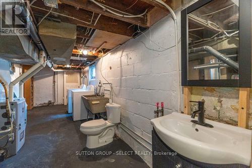 1103 Trafalgar Street, London, ON - Indoor Photo Showing Bathroom