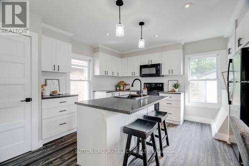 1103 Trafalgar Street, London, ON - Indoor Photo Showing Kitchen With Upgraded Kitchen