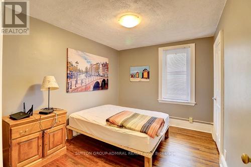 284 Richmond Street E, Oshawa, ON - Indoor Photo Showing Bedroom