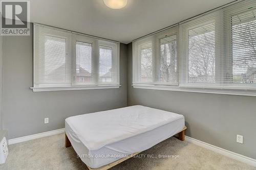 284 Richmond Street E, Oshawa, ON - Indoor Photo Showing Bedroom