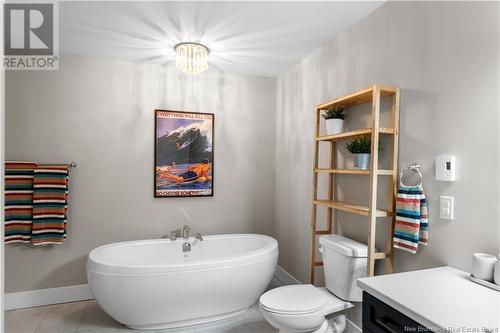 358 Glengrove Street, Moncton, NB - Indoor Photo Showing Bathroom