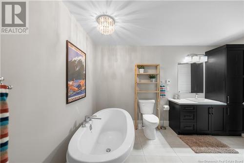 358 Glengrove Street, Moncton, NB - Indoor Photo Showing Bathroom