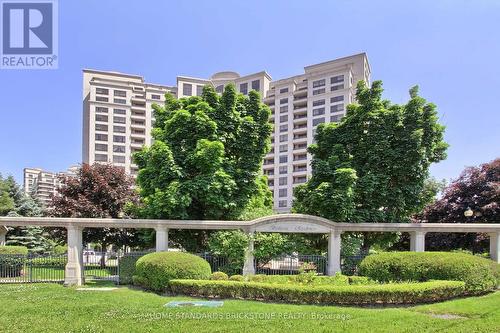 115 - 9225 Jane Street, Vaughan, ON - Outdoor