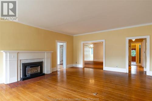 427 King Street West, Chatham, ON - Indoor Photo Showing Living Room With Fireplace