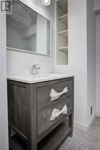 48 Demorest Avenue, Greater Sudbury, ON - Indoor Photo Showing Bathroom