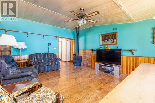 28 Miller Road, Kawartha Lakes, ON - Indoor Photo Showing Living Room