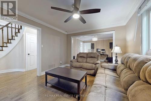 3385 Hargrove Road, Mississauga, ON - Indoor Photo Showing Living Room