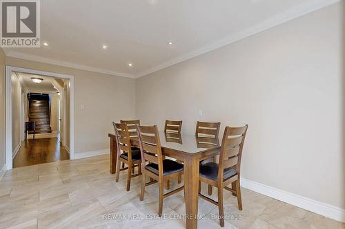 3385 Hargrove Road, Mississauga, ON - Indoor Photo Showing Kitchen With Upgraded Kitchen