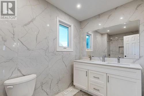 3385 Hargrove Road, Mississauga, ON - Indoor Photo Showing Bathroom