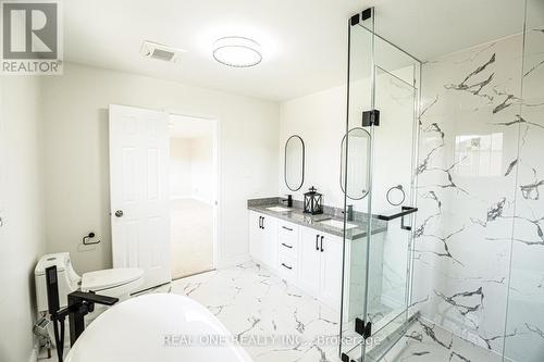 621 Winterton Way, Mississauga, ON - Indoor Photo Showing Bathroom