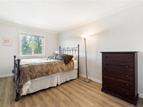 404-4724 Uplands Dr, Nanaimo, BC - Indoor Photo Showing Bedroom