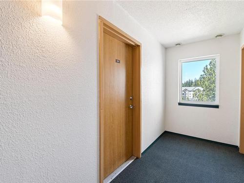 404-4724 Uplands Dr, Nanaimo, BC - Indoor Photo Showing Other Room