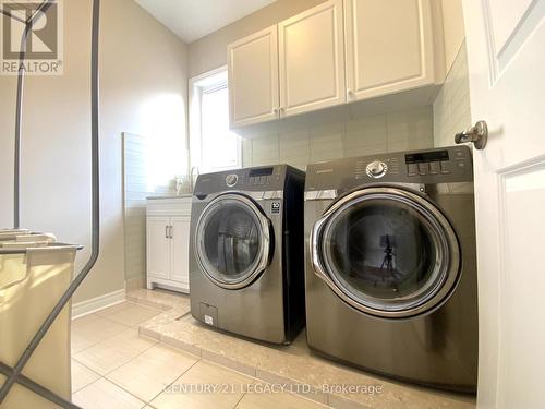 115 Kaitting Trail, Oakville, ON - Indoor Photo Showing Laundry Room