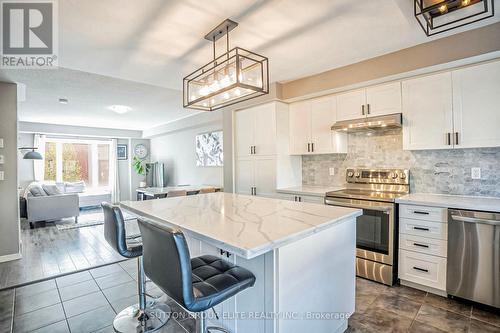 4 - 3120 Boxford Crescent, Mississauga, ON - Indoor Photo Showing Kitchen With Upgraded Kitchen