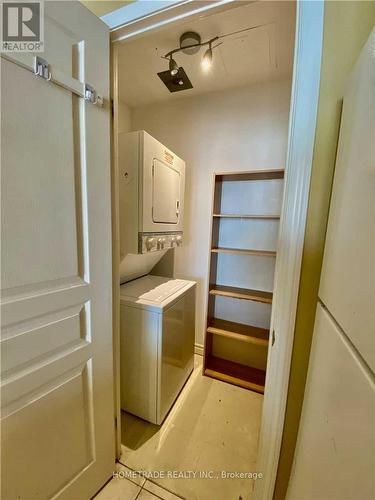 1111 - 28 Byng Avenue, Toronto, ON - Indoor Photo Showing Laundry Room