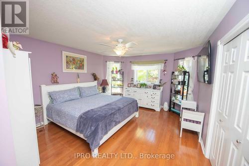 128 Smallman Drive, Wasaga Beach, ON - Indoor Photo Showing Bedroom