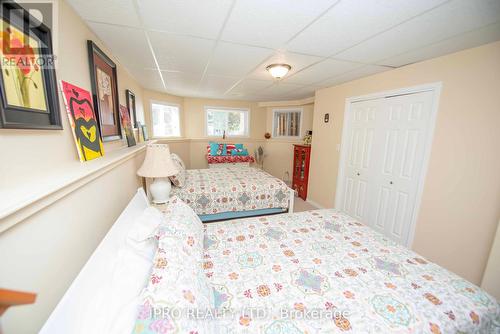 128 Smallman Drive, Wasaga Beach, ON - Indoor Photo Showing Bedroom