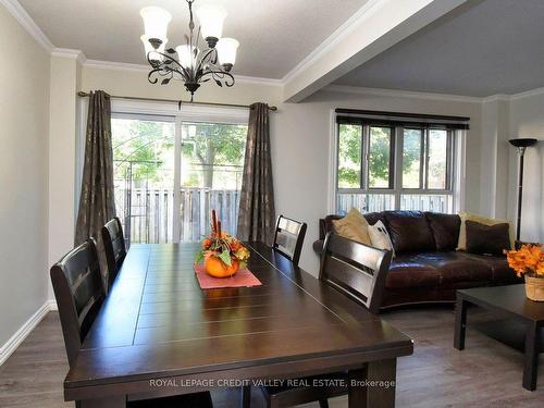 141-141 Fleetwood Cres, Brampton, ON - Indoor Photo Showing Dining Room