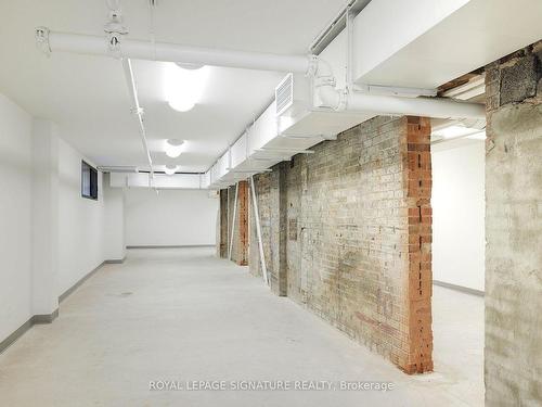 Lower-2738 Dundas St W, Toronto, ON 