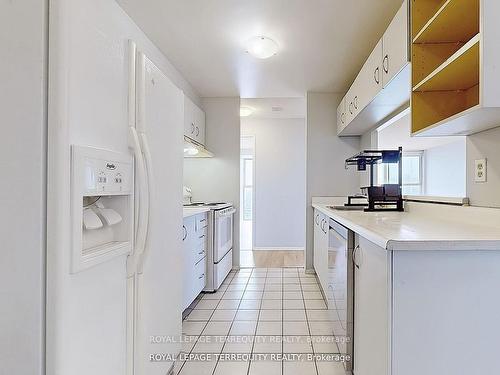 1209-4205 Shipp Dr, Mississauga, ON - Indoor Photo Showing Kitchen