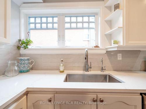 9 York St, Orangeville, ON - Indoor Photo Showing Kitchen