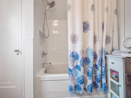 9 York St, Orangeville, ON - Indoor Photo Showing Bathroom