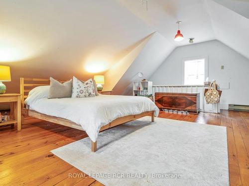 9 York St, Orangeville, ON - Indoor Photo Showing Bedroom