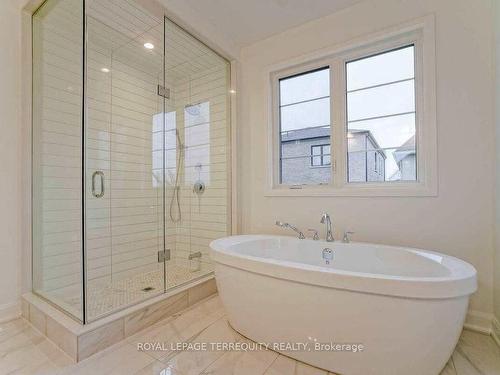 1469 Varelas Pass, Oakville, ON - Indoor Photo Showing Bathroom