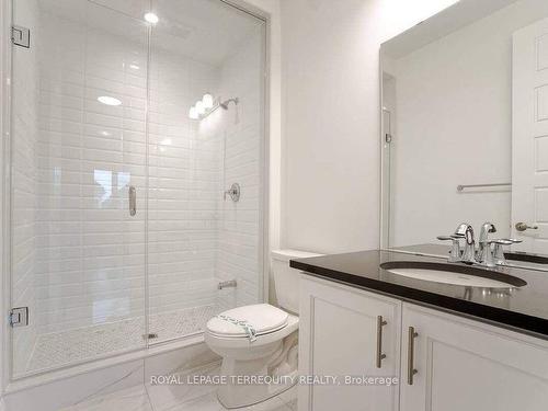 1469 Varelas Pass, Oakville, ON - Indoor Photo Showing Bathroom