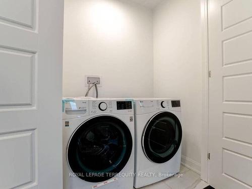 1469 Varelas Pass, Oakville, ON - Indoor Photo Showing Laundry Room