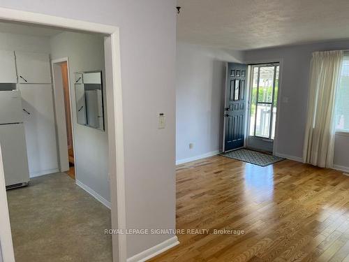 196 Queen St W, Mississauga, ON - Indoor Photo Showing Other Room