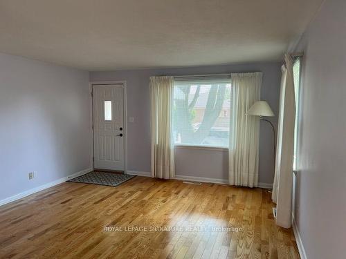 196 Queen St W, Mississauga, ON - Indoor Photo Showing Other Room