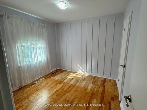 196 Queen St W, Mississauga, ON - Indoor Photo Showing Other Room