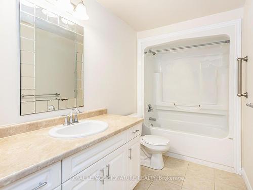 258 Mcmeeken Dr, Cambridge, ON - Indoor Photo Showing Bathroom