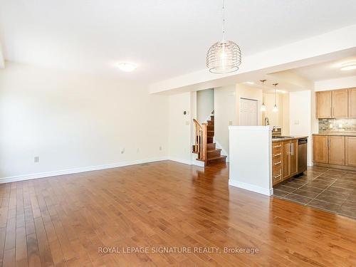 258 Mcmeeken Dr, Cambridge, ON - Indoor Photo Showing Kitchen