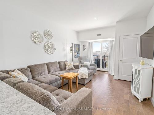 311-135 Orr St, Cobourg, ON - Indoor Photo Showing Living Room